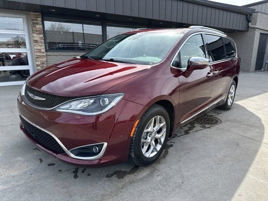 2019 Chrysler Pacifica Limited in Somerset, WI - Somerset Auto Dealer