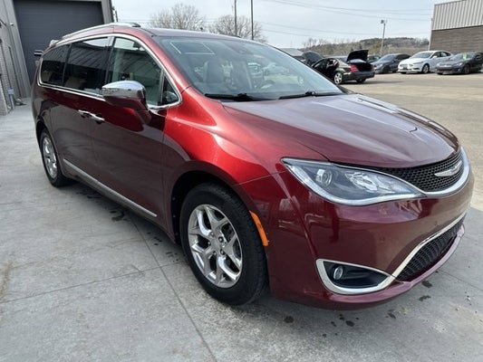 2019 Chrysler Pacifica Limited in Somerset, WI - Somerset Auto Dealer
