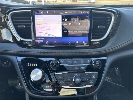 2021 Chrysler Pacifica Pinnacle in Somerset, WI - Somerset Auto Dealer