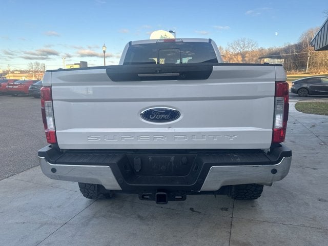 2017 Ford Super Duty F-350 SRW Lariat