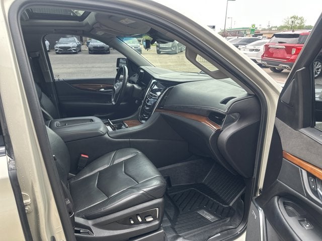 2017 Cadillac Escalade Luxury