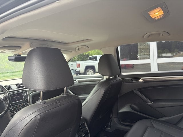 2017 Volkswagen Passat 1.8T SE w/Technology