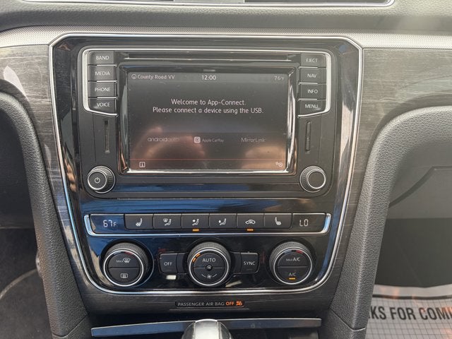 2017 Volkswagen Passat 1.8T SE w/Technology