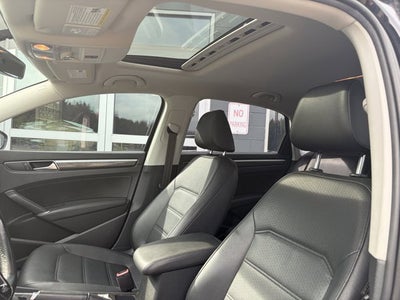 2017 Volkswagen Passat 1.8T SE w/Technology