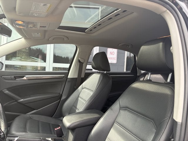 2017 Volkswagen Passat 1.8T SE w/Technology