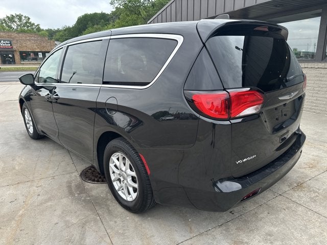 2022 Chrysler Voyager LX
