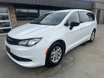 2024 Chrysler Voyager LX