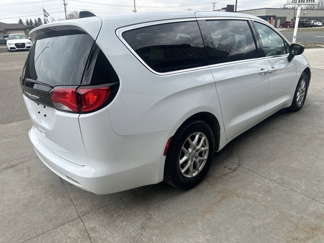 2024 Chrysler Voyager LX