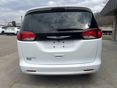 2024 Chrysler Voyager LX