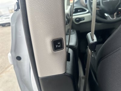 2024 Chrysler Voyager LX