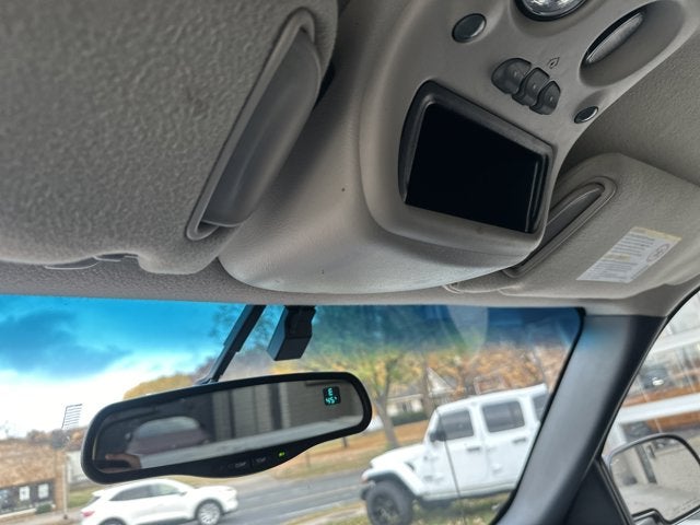 2002 Chevrolet Avalanche Base