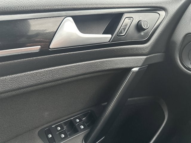 2017 Volkswagen Golf GTI Sport