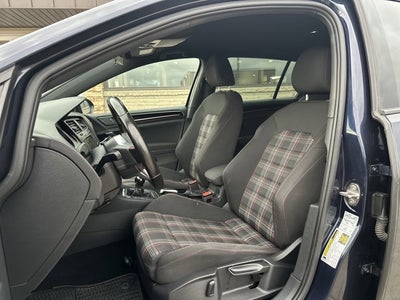 2017 Volkswagen Golf GTI Sport