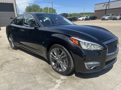 2019 INFINITI Q70 3.7 LUXE